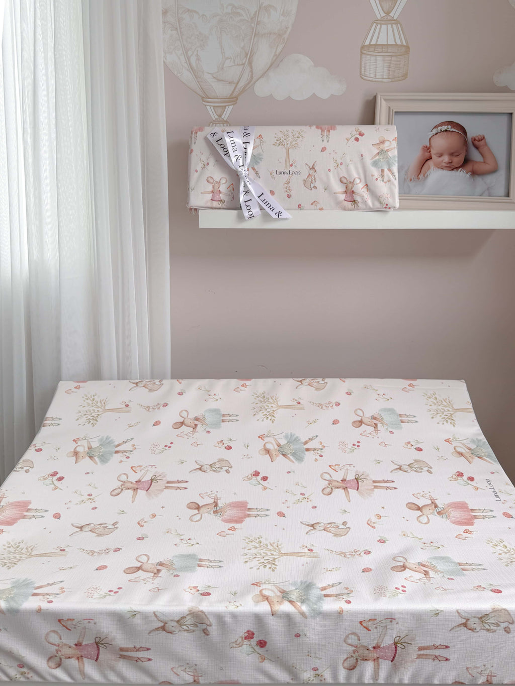 Anti-roll Wedge Changing Mat - Garden Mouse