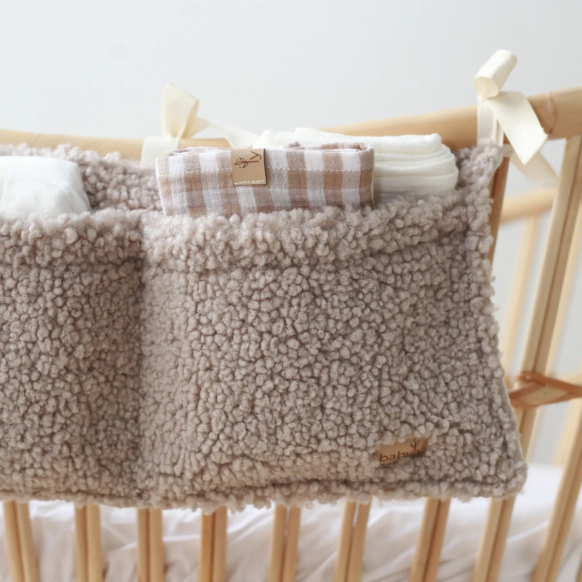 Babyly Teddy Crib Organiser - Taupe